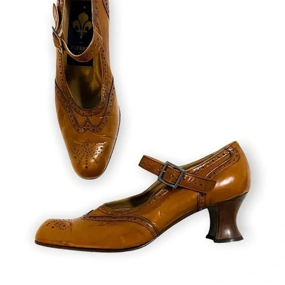 Vintage Y2K Patrick Cox‎ brown Mary Jane heel, size 37.5, antique finish